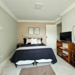APTO TERREO COM QUINTYAL AMPLO, 2 QUARTOS 1 SUITE ,R$ 440 MIL