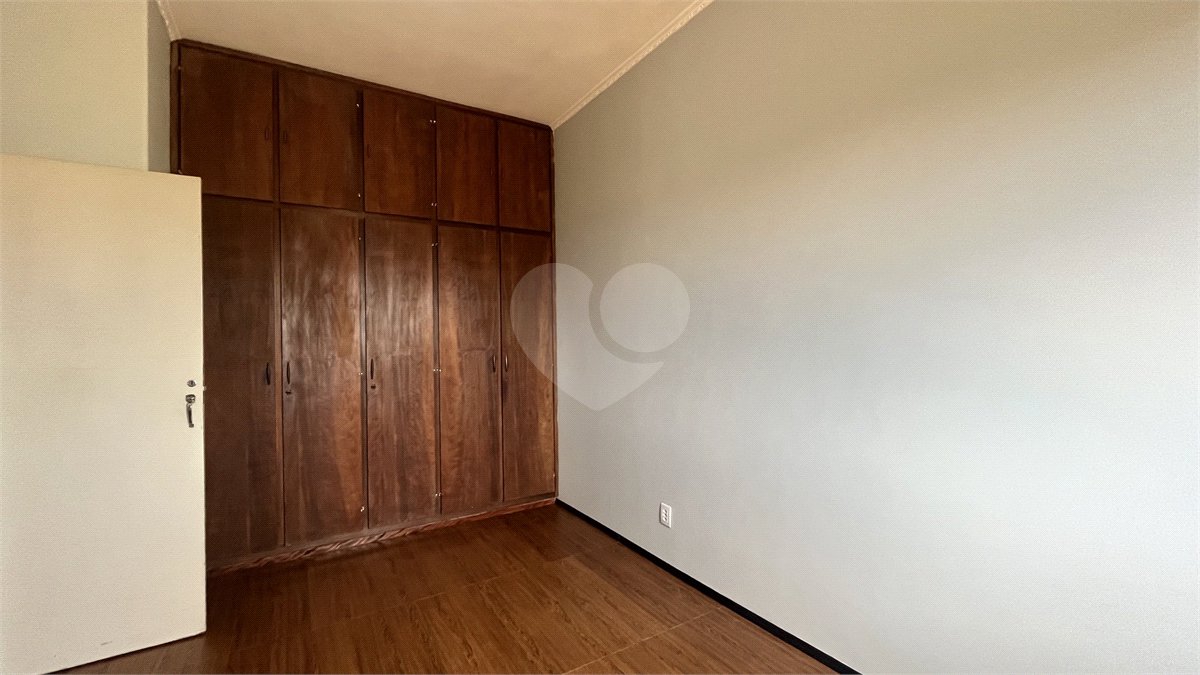 Casa Térrea com 3 dormitórios no Centro de Atibaia