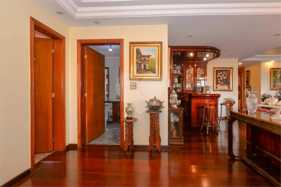 Apartamento à Venda | 474 m2 | 4 suítes | 4 vagas em Santana!