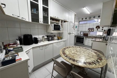 APARTAMENTO BAIRRO PARAÍSO COM 146 M² ÚTEIS - 2 VAGAS.