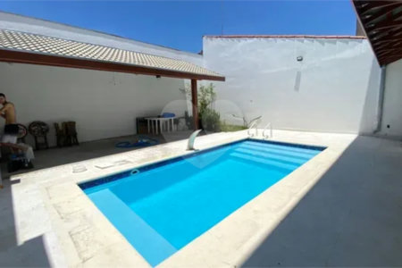 Sobrado à venda com 4 quartos, sendo 1 suíte, em Jardim Colorado, São José dos Campos, SP