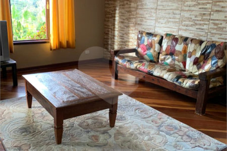 Chácara à venda com 4 quartos, sendo 2 suítes,  em Ibiúna, Ibiúna, SP