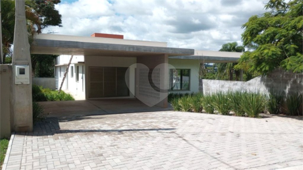 Casa à venda com 4 suítes no condomínio Estância Marambaia, Vinhedo - SP