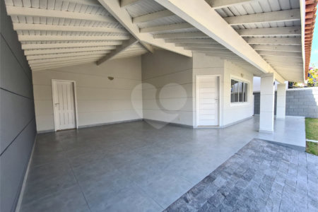 Casa à venda com 3 quartos, sendo 2 suítes, no condomínio Terras de São Francisco, Vinhedo - SP