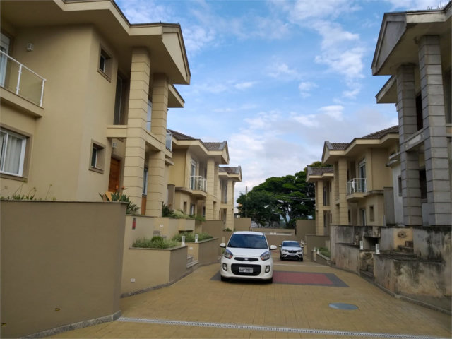 Casa à venda com 4 suítes no condomínio Villagio Di Modena, São Paulo - SP