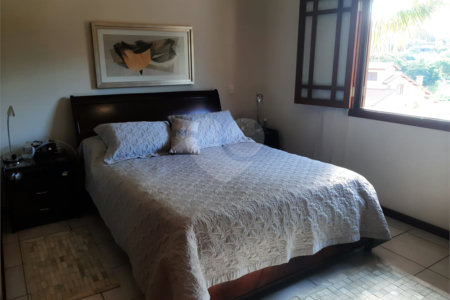 Casa à venda com 4 quartos, sendo 2 suítes,  no condomínio Estância Marambaia, Vinhedo - SP