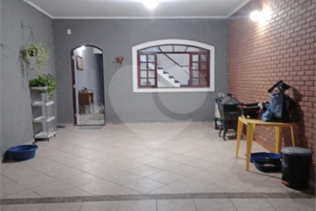 Casa à venda com 3 quartos, sendo 1 suíte,  em Vila Júlia, Poá, SP