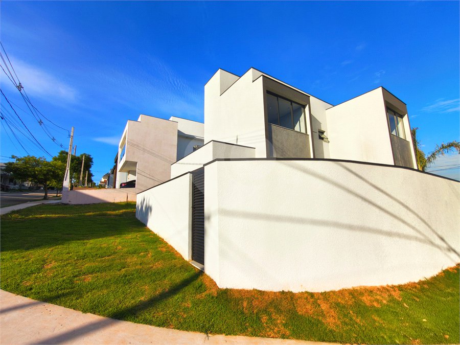 Casa à venda com 3 suítes no condomínio Terras de São Francisco, Sorocaba - SP