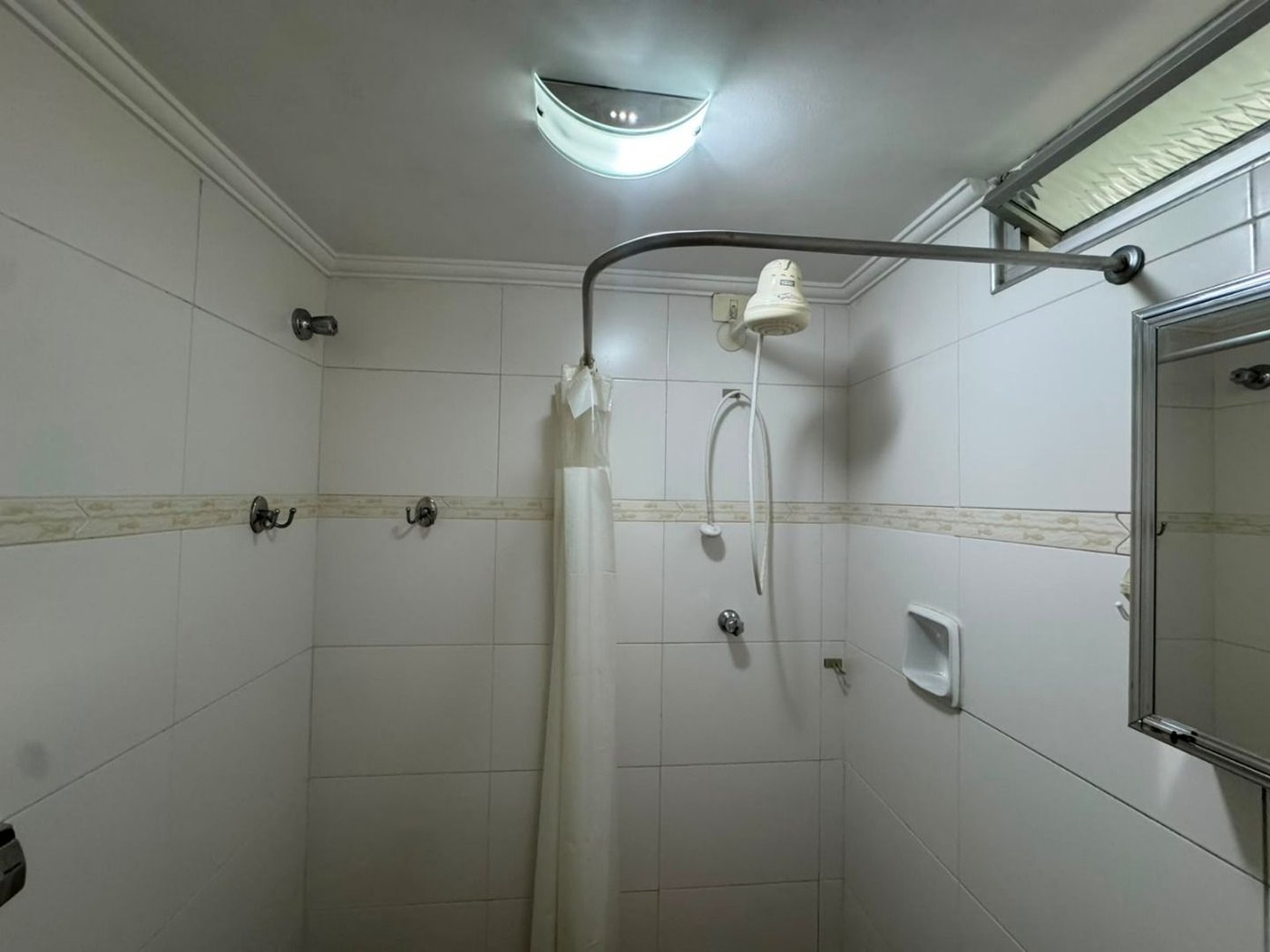 Apartamento com 2 dormitórios para alugar, 113 m² por R$ 5.900,02/mês - Gonzaga - Santos/SP