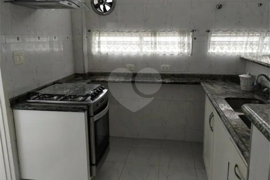 Casa à venda com 3 quartos, sendo 1 suíte,  em Vila Mariana, São Paulo, SP