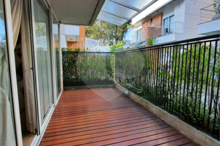 Casa à venda com 4 suítes no condomínio Las Cumbres, São Paulo - SP