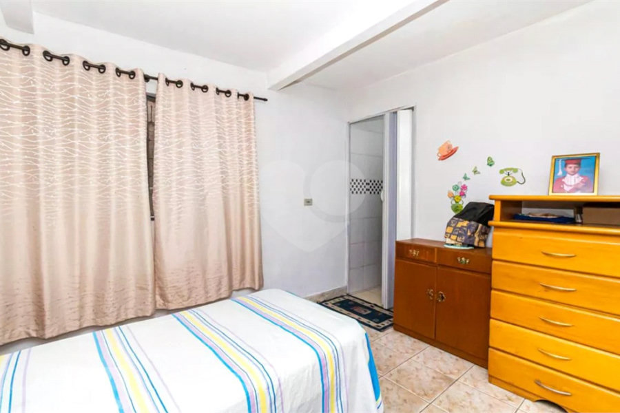 Sobrado à venda com 4 quartos, sendo 1 suíte,  em Parque Novo Mundo, São Paulo, SP