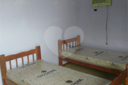 Apartamento à venda com 3 quartos, sendo 1 suíte, em Parque Enseada, Guarujá, SP