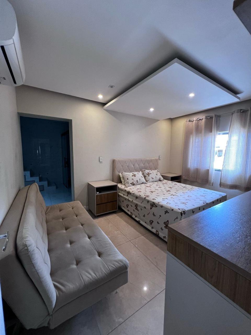 Casa à venda com 8 quartos, sendo 2 suítes, em Flórida, Praia Grande, SP