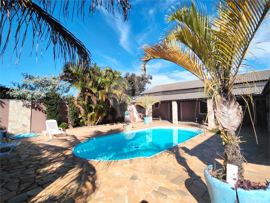 Casa Térrea à venda com 4 quartos, sendo 1 suíte, em Vila Mazzei, Itapetininga, SP