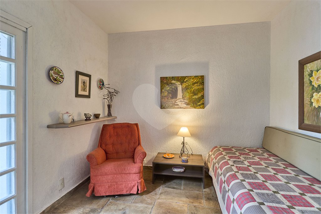 Casa à venda com 4 suítes em Granja Julieta, São Paulo, SP