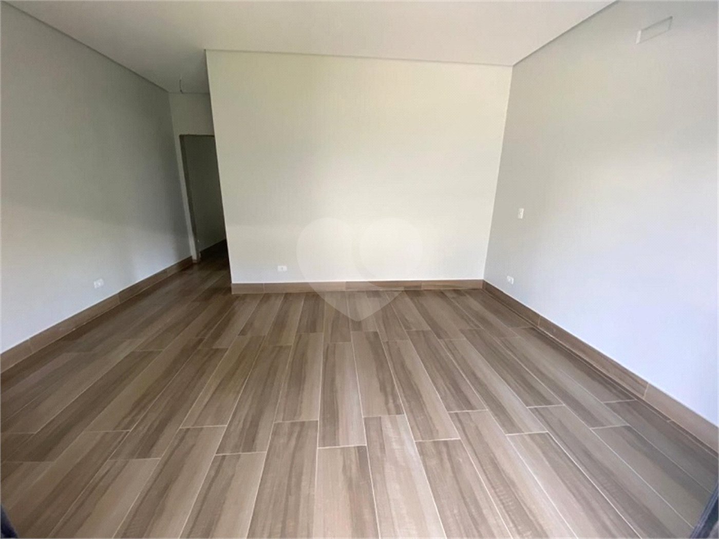 Casa à venda com 3 suítes no condomínio Shambala II, Atibaia - SP