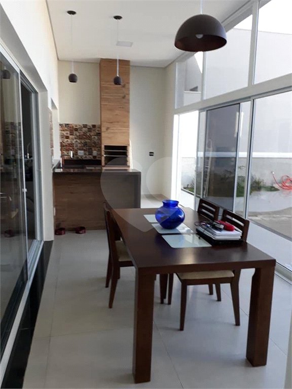 Sobrado à venda com 1 quarto, sendo 3 suítes, em Condomínio Residencial Euroville II, Bragança Paulista, SP