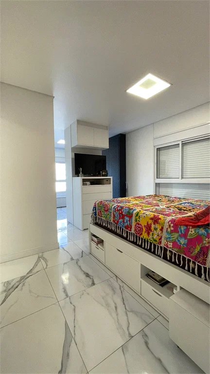 Apartamento à venda com 4 quartos, sendo 2 suítes,  em Pinheiros, São Paulo, SP