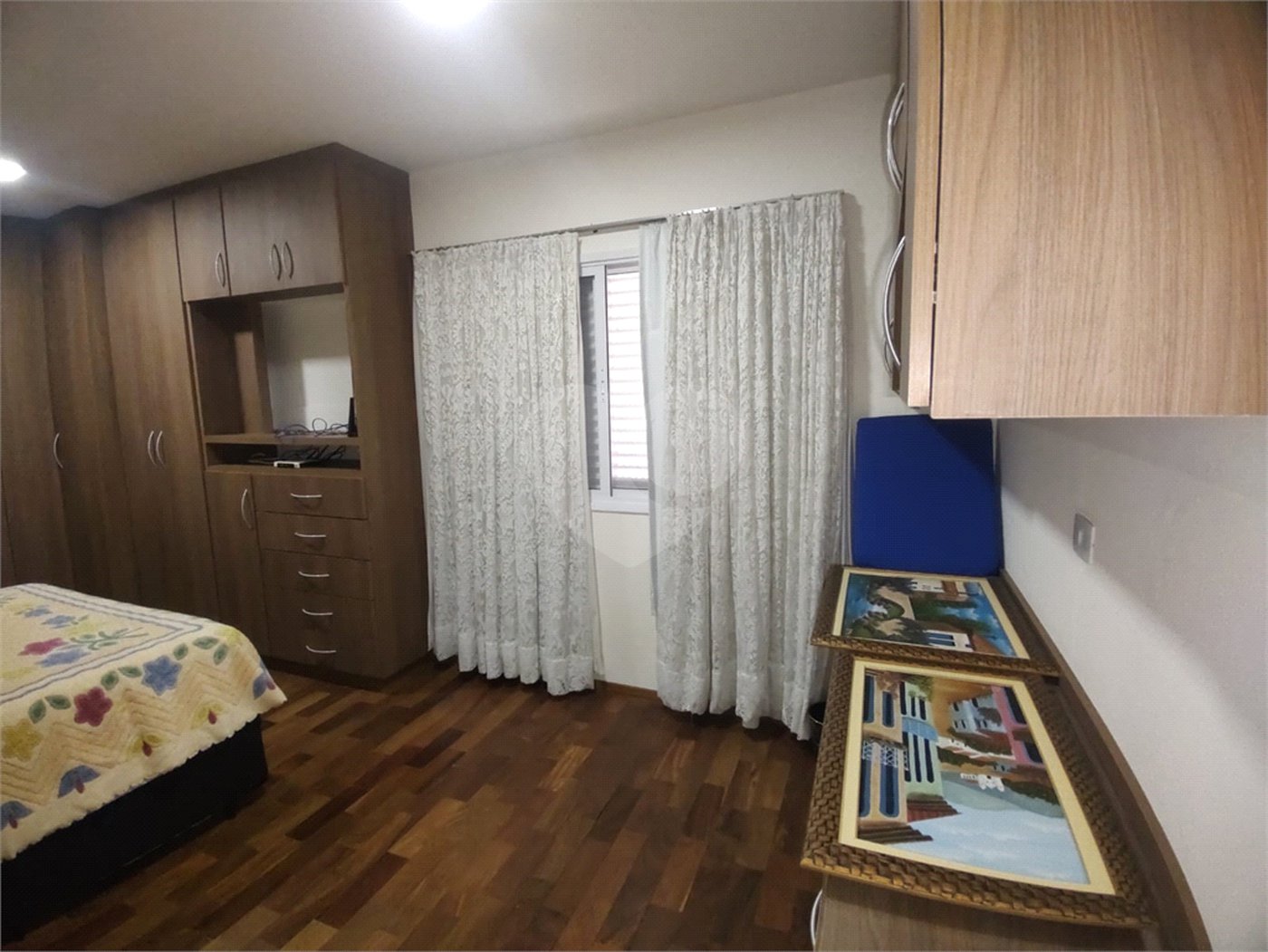 Casa à venda com 3 suítes no condomínio Morada das Hortênsias, São Paulo - SP