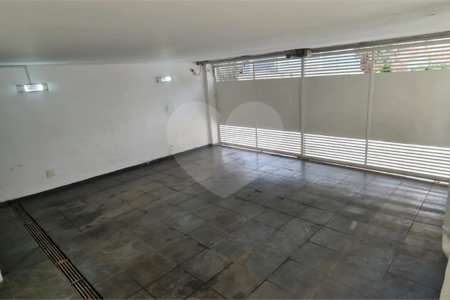 Sobrado à venda com 5 quartos, sendo 4 suítes, em Brooklin Velho, São Paulo, SP