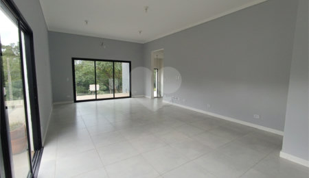 Casa à venda com 3 suítes no condomínio Altos de São Roque, São Roque - SP