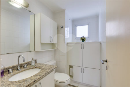 Apartamento à venda com 3 quartos, sendo 2 suítes, em Jardim Marajoara, São Paulo, SP