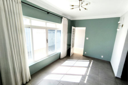 Casa à venda com 3 quartos, sendo 1 suíte, em Vila Arnaldo, São Carlos, SP