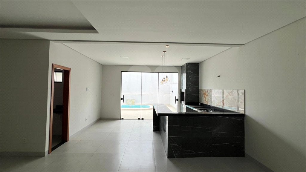 Casa Térrea à venda com 3 quartos, sendo 1 suíte, em Jardim Califórnia, Cuiabá, MT