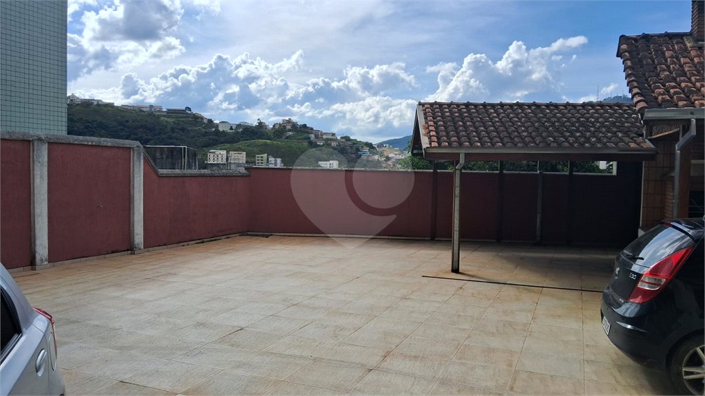 Sobrado à venda com 4 quartos, sendo 2 suítes, em Jardim Quisisana, Poços de Caldas, MG