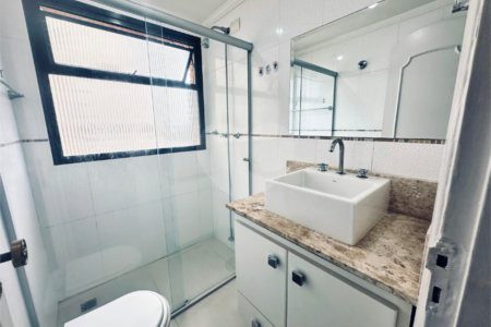 Apartamento à venda com 3 quartos, sendo 1 suíte, em Alto da Boa Vista, São Paulo, SP