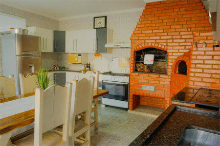 Casa à venda com 4 quartos, sendo 1 suíte, em Jardim Planalto, Salto, SP
