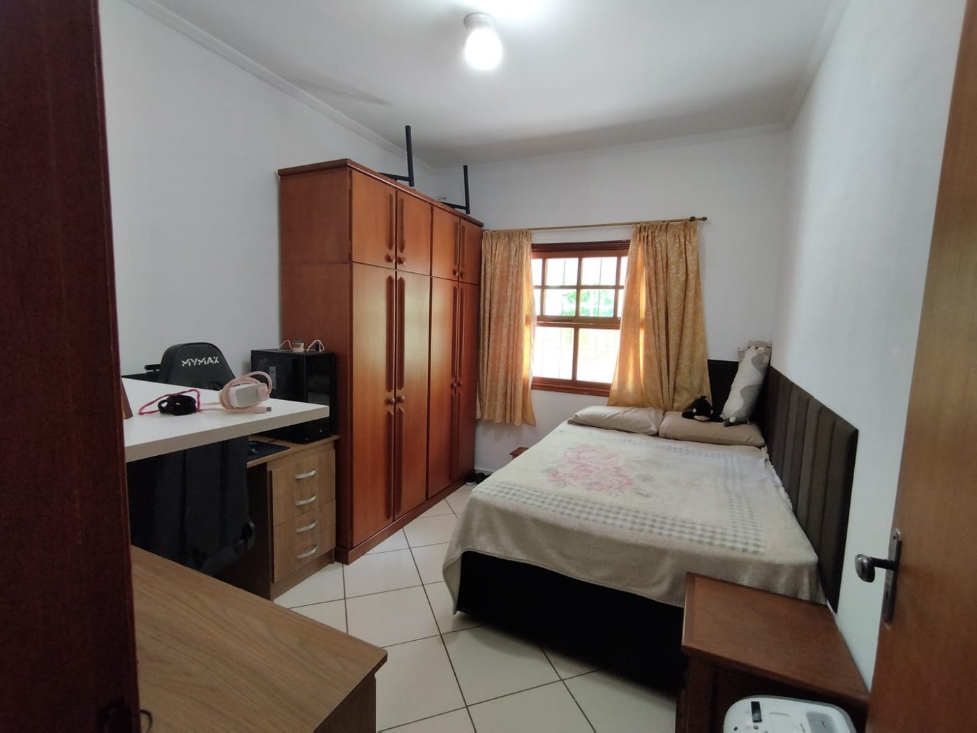 Casa à venda com 3 quartos, sendo 1 suíte, no condomínio Outeiro Das Flores, Itupeva - SP