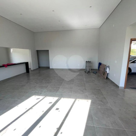 Casa à venda com 4 suítes no condomínio Village Saint Charbel, Araçoiaba da Serra - SP