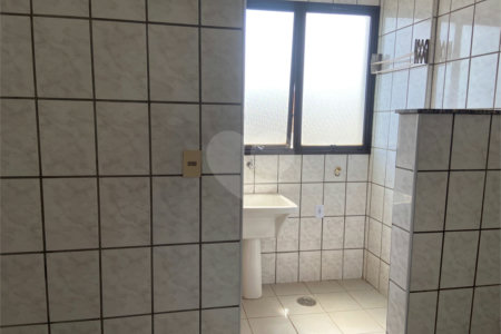 Apartamento à venda com 2 quartos no Centro, Araraquara, SP