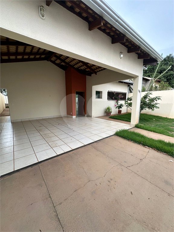 Casa à venda com 3 quartos, sendo 1 suíte, em Jardim Santa Marta, Cuiabá, MT