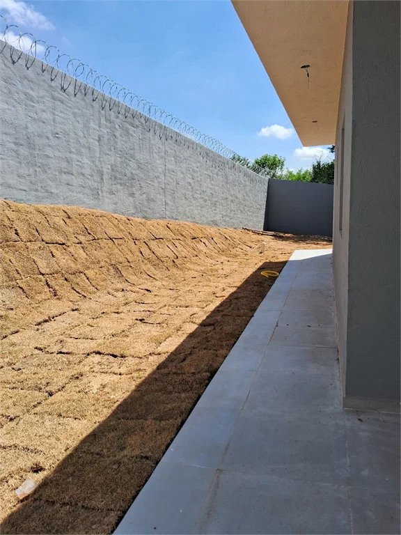 Casa Térrea à venda com 3 quartos, sendo 1 suíte,  em Parque Rizzo, Cotia, SP