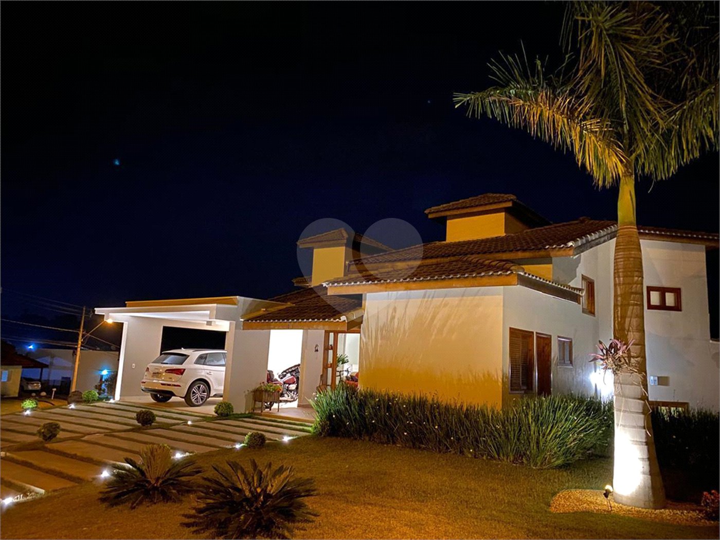 Casa à venda com 5 suítes no condomínio Village Ipanema 1, Araçoiaba da Serra - SP