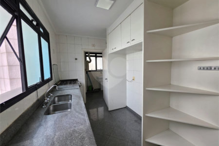 Apartamento à venda com 3 suítes em Vila Uberabinha, São Paulo, SP