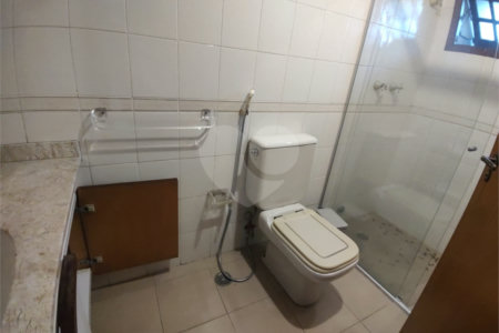 Sobrado à venda com 5 quartos, sendo 3 suítes, em Cidade Monções, São Paulo, SP