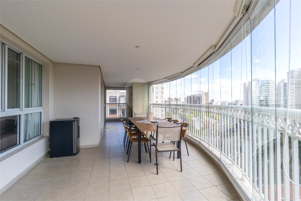 Apartamento à venda com 4 suítes em Vila Sofia, São Paulo, SP