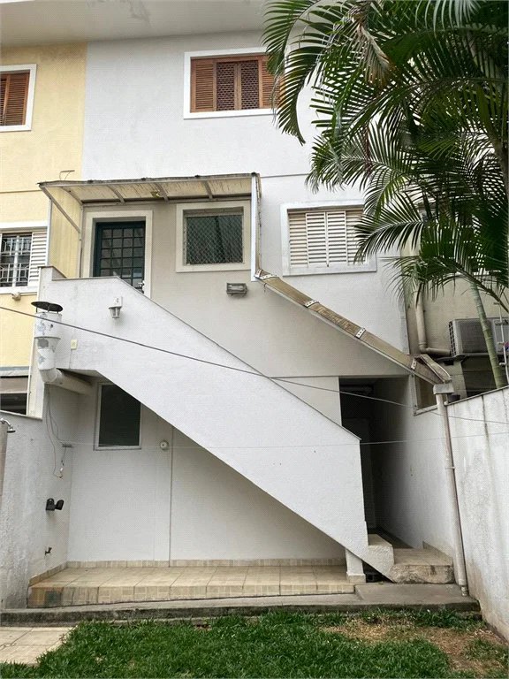 Sobrado à venda com 3 quartos, sendo 1 suíte, em Vila Lageado, São Paulo, SP