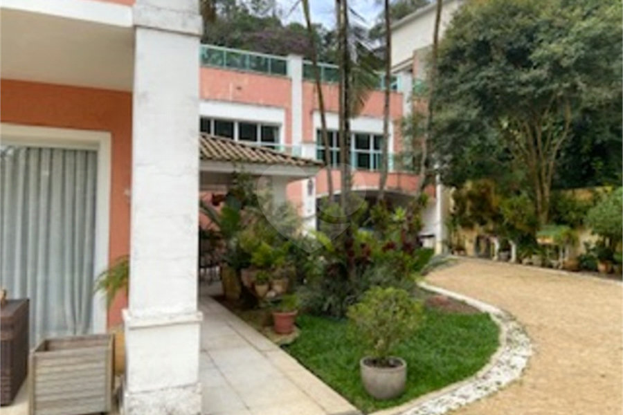 Casa à venda com 4 suítes no condomínio Parque Imperial da Cantareira, Mairiporã - SP