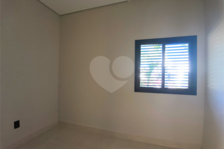 Casa à venda com 2 quartos, sendo 1 suíte, no condomínio Terras de São Francisco, Sorocaba - SP