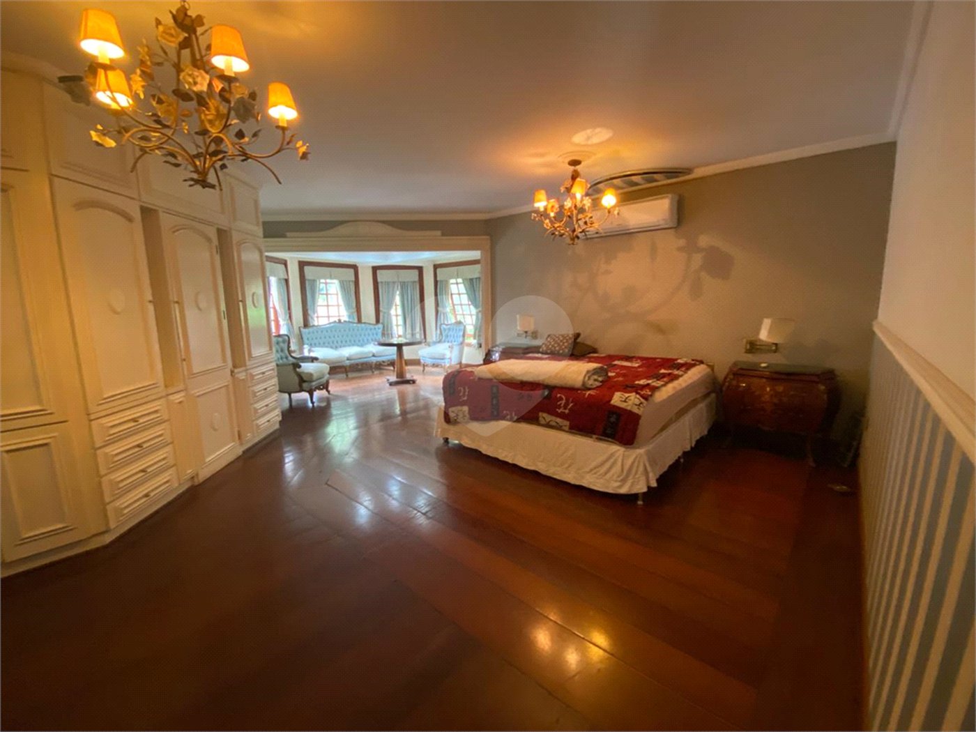 Casa à venda ou para alugar com 5 quartos, sendo 3 suítes,  em Fazenda Morumbi, São Paulo, SP