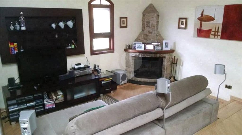 Casa à venda com 4 quartos, sendo 2 suítes, no condomínio Vinhas da Vista Alegre - Lado Sede, Vinhedo - SP