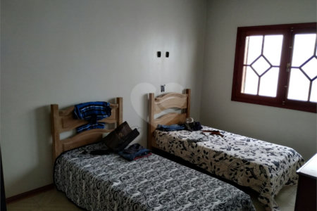Casa à venda com 5 quartos, sendo 3 suítes,  no condomínio Portella, Itu - SP