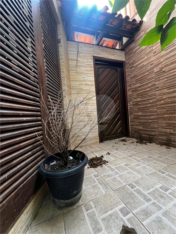 Sobrado à venda com 6 quartos, sendo 4 suítes,  em Vila Oliveira, Mogi das Cruzes, SP