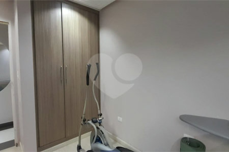 Sobrado à venda com 3 quartos, sendo 2 suítes,  em Vila Pires, Santo André, SP