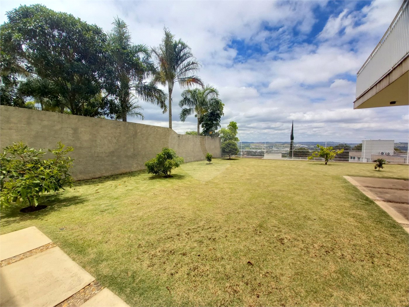 Casa à venda com 3 suítes no condomínio Alpes de Vinhedo, Vinhedo - SP